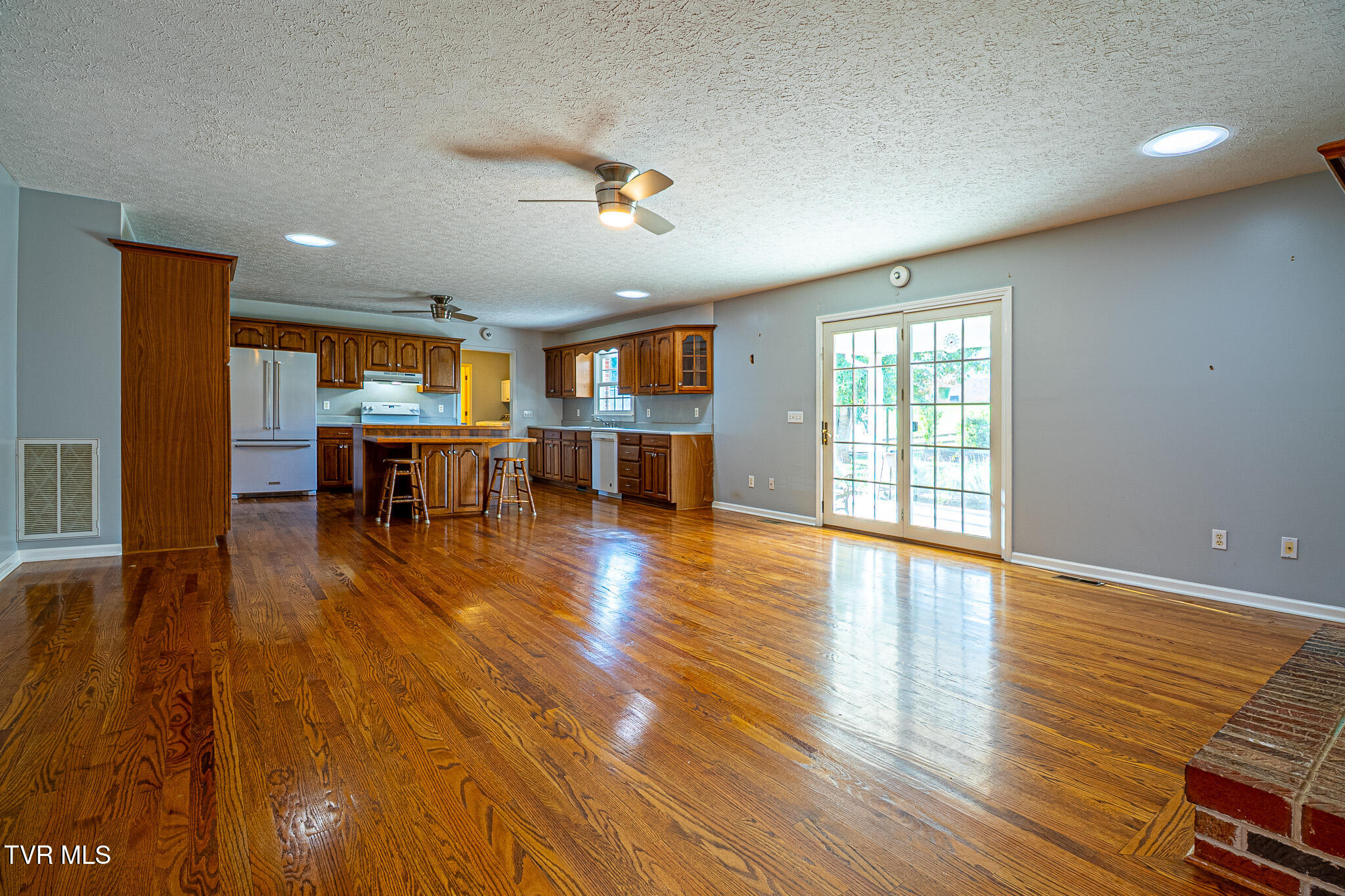 4253 Carters Valley Road Church Hill, TN 37642 - Photo 5 of 43 673A6318-HDR