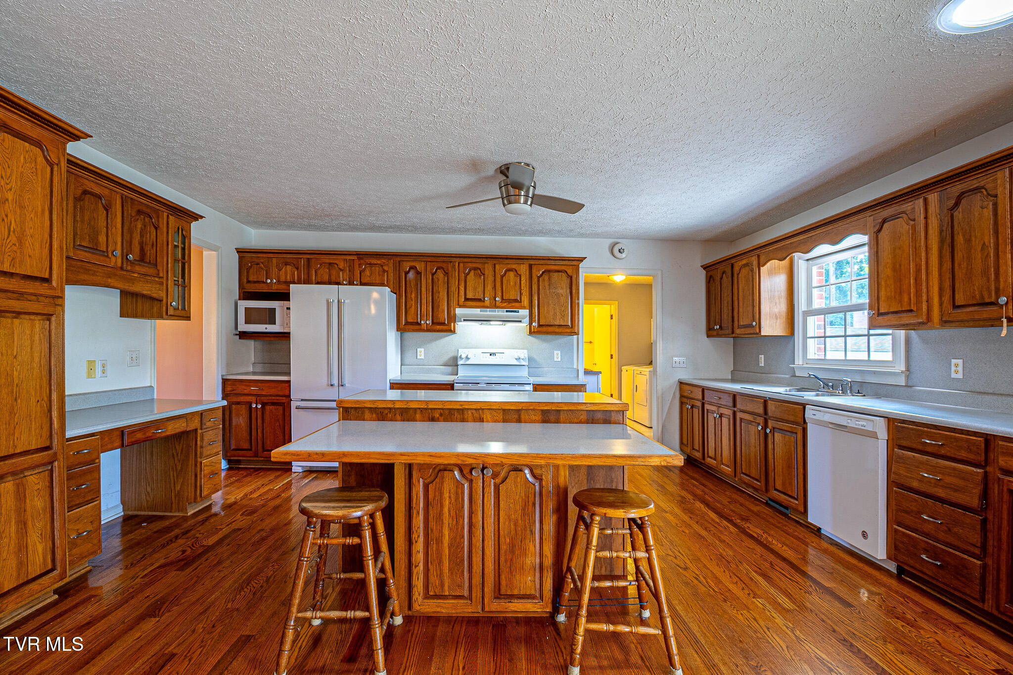 4253 Carters Valley Road Church Hill, TN 37642 - Photo 7 of 43 673A6328-HDR