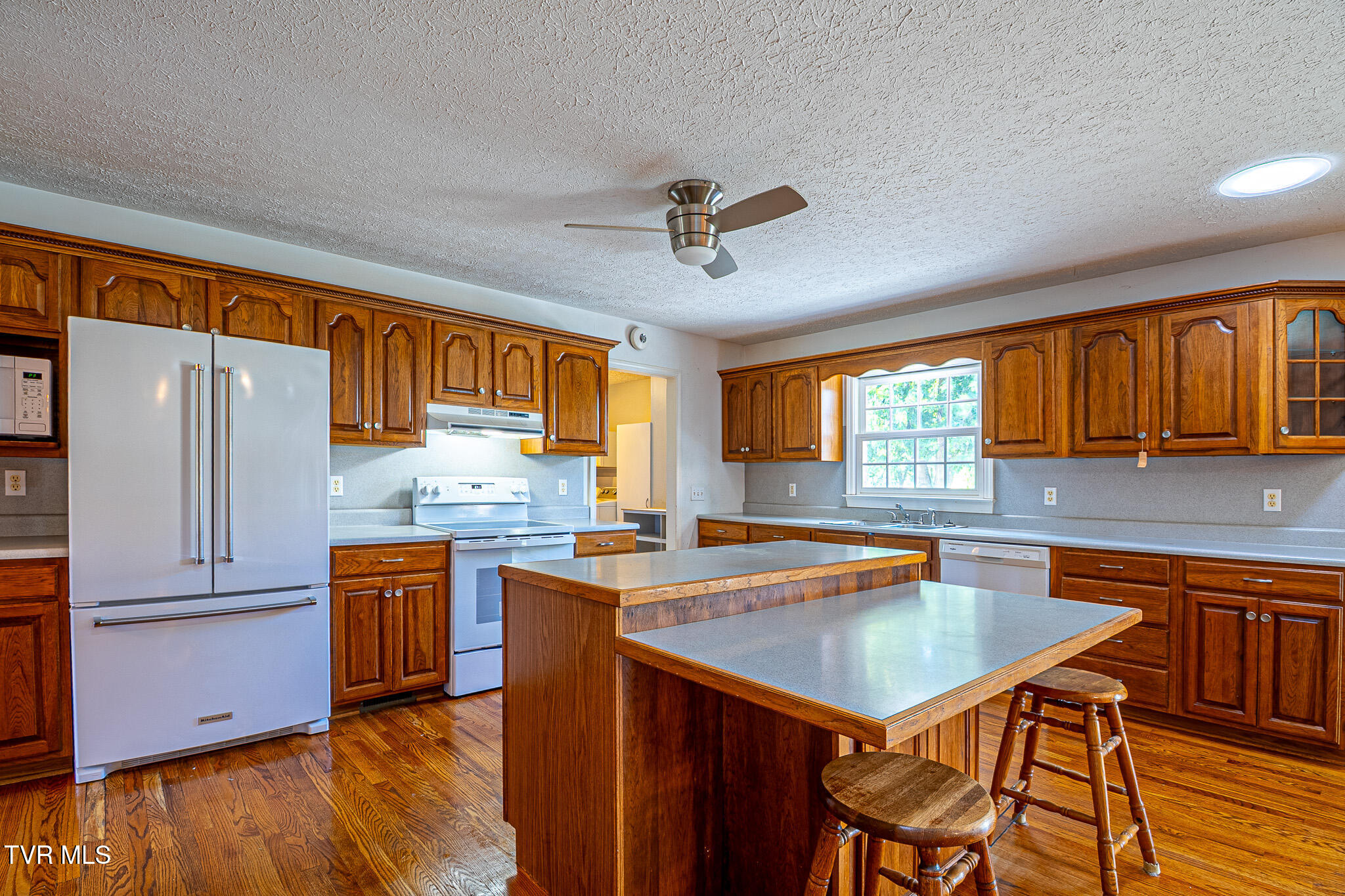 4253 Carters Valley Road Church Hill, TN 37642 - Photo 8 of 43 673A6333-HDR