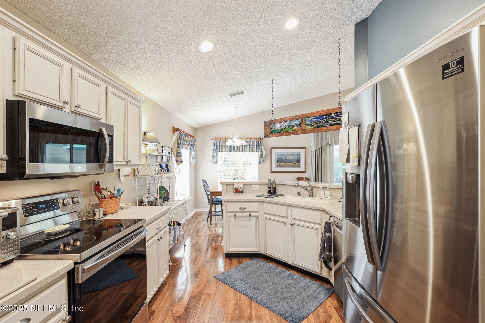 1663 Highland View Court Fleming Island, FL 32003 - Photo 6 of 35 16-web-or-mls-Highland View Ct-31032025-