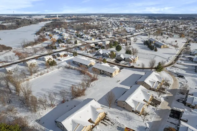 $225,000 | 1043 Honeysuckle Lane Southeast, Cambridge, MN 55008