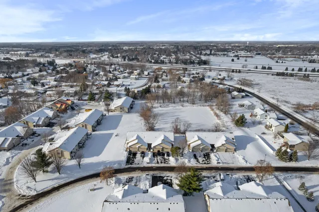 $225,000 | 1043 Honeysuckle Lane Southeast, Cambridge, MN 55008