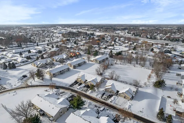 $225,000 | 1043 Honeysuckle Lane Southeast, Cambridge, MN 55008