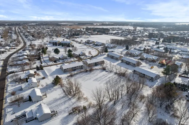 $225,000 | 1043 Honeysuckle Lane Southeast, Cambridge, MN 55008