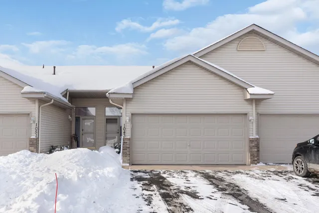 $225,000 | 1043 Honeysuckle Lane Southeast, Cambridge, MN 55008