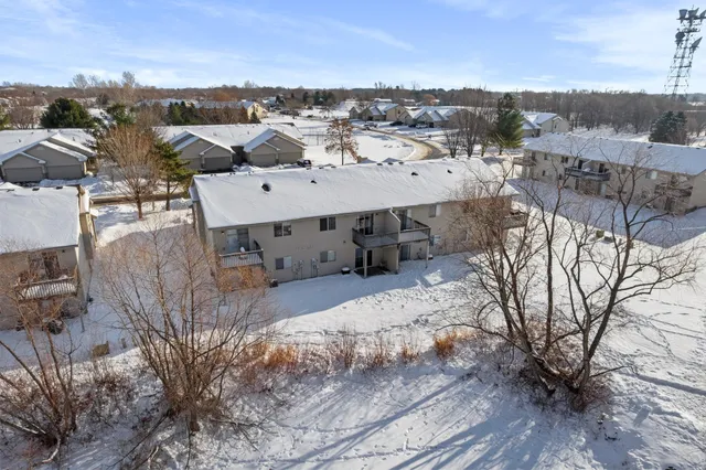 $225,000 | 1043 Honeysuckle Lane Southeast, Cambridge, MN 55008