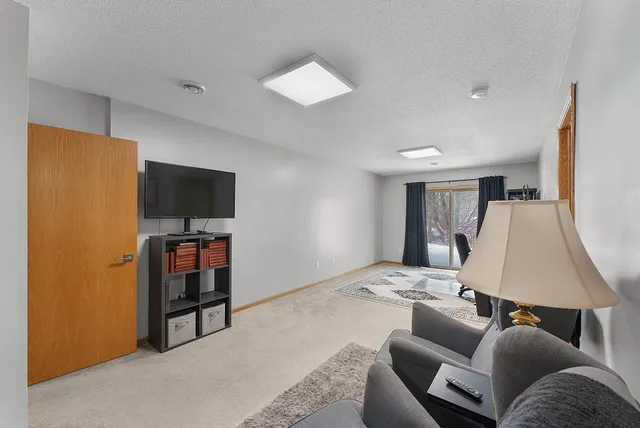 $225,000 | 1043 Honeysuckle Lane Southeast, Cambridge, MN 55008