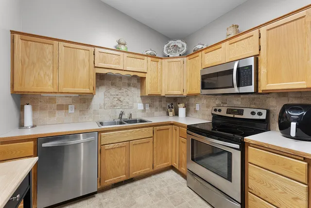 $225,000 | 1043 Honeysuckle Lane Southeast, Cambridge, MN 55008