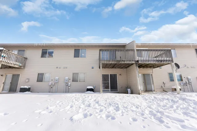 $225,000 | 1043 Honeysuckle Lane Southeast, Cambridge, MN 55008