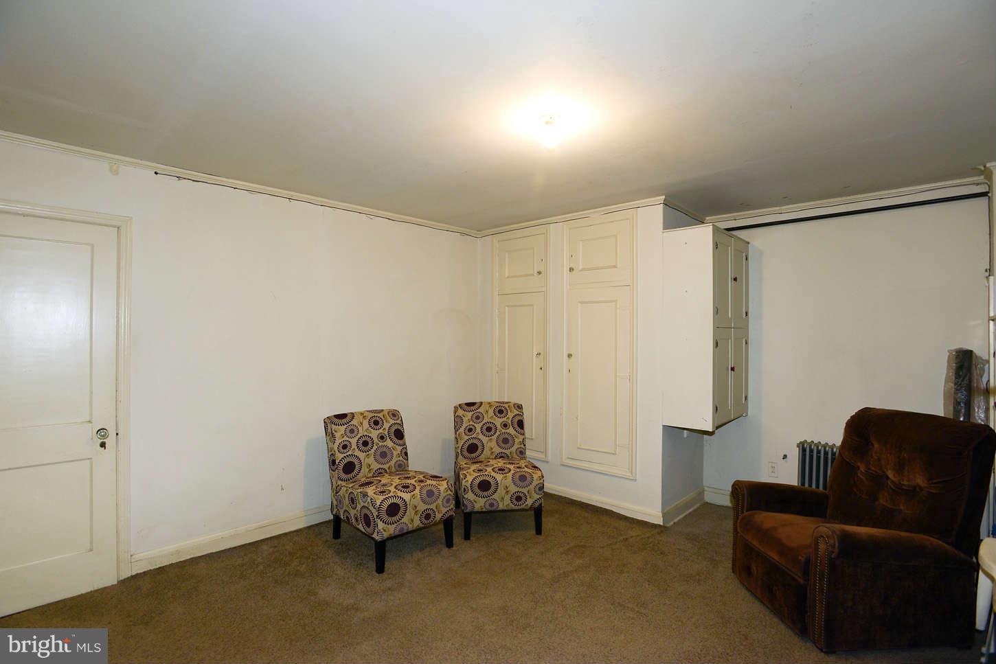 208 Westshire Road Baltimore, MD 21229 - Photo 14 of 19 Family Room