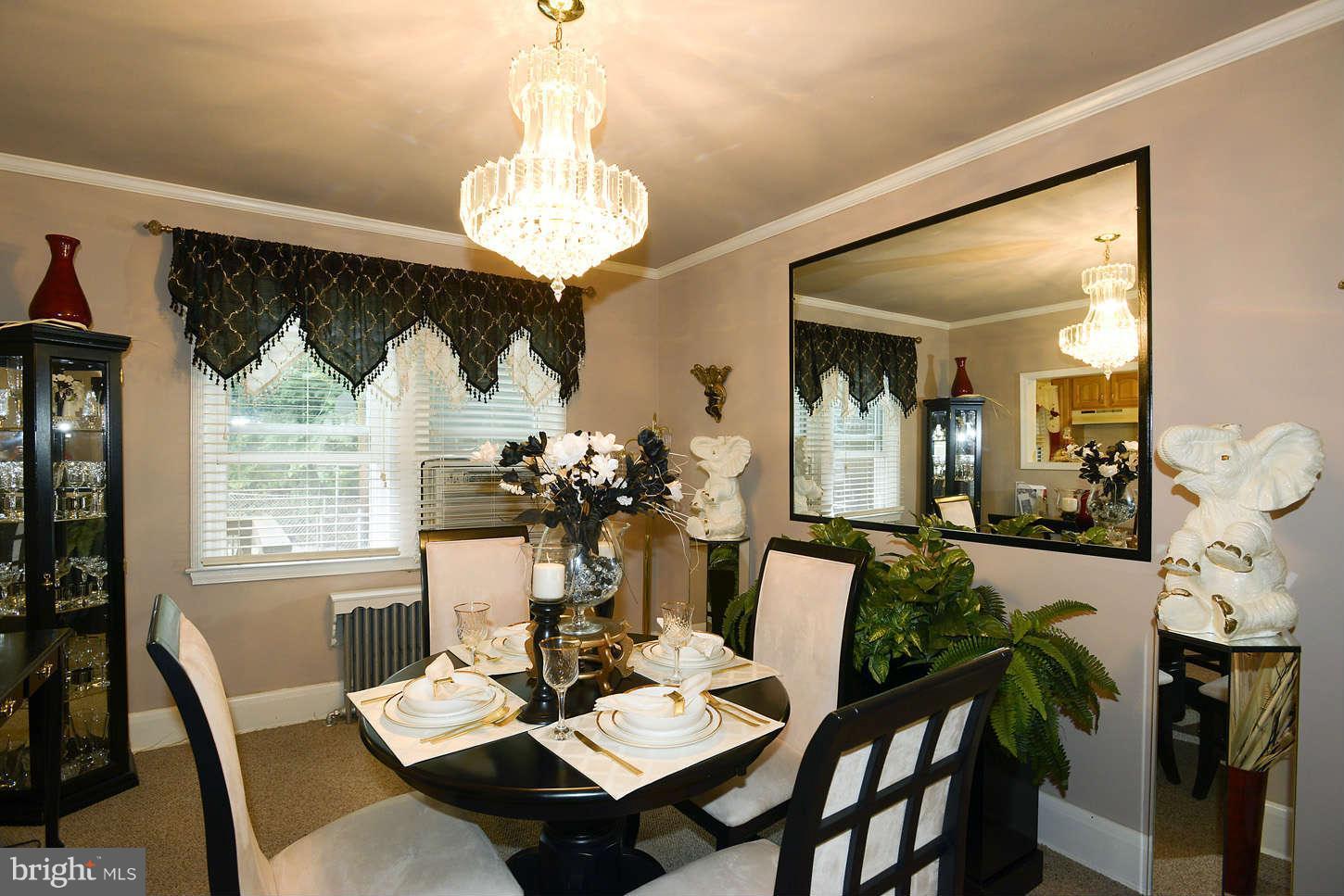 208 Westshire Road Baltimore, MD 21229 - Photo 7 of 19 Dining Room