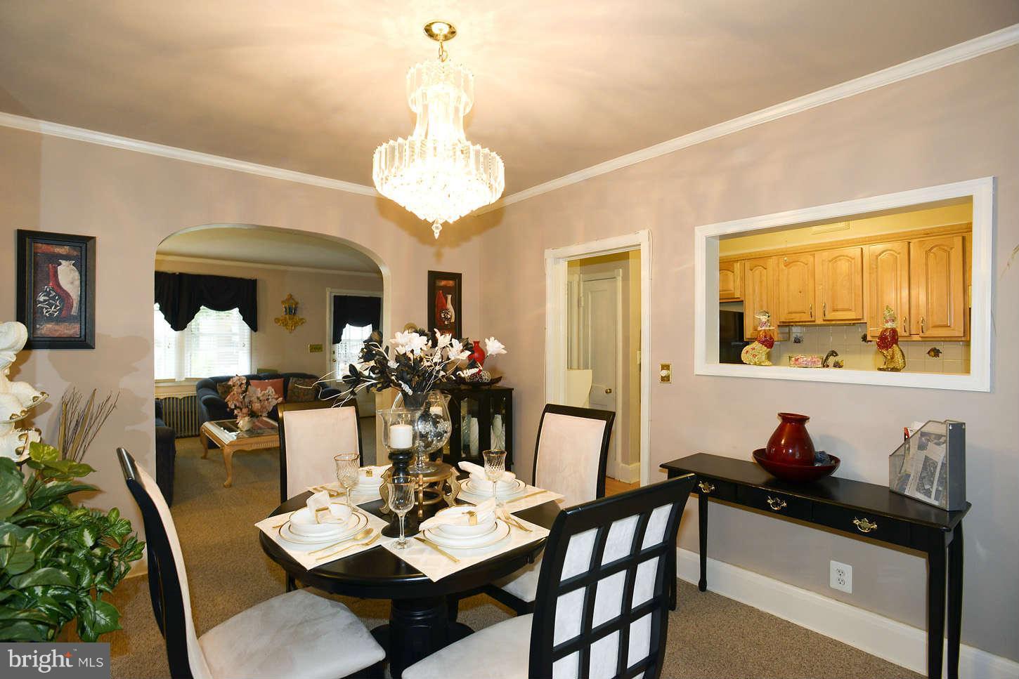 208 Westshire Road Baltimore, MD 21229 - Photo 9 of 19 Dining Room