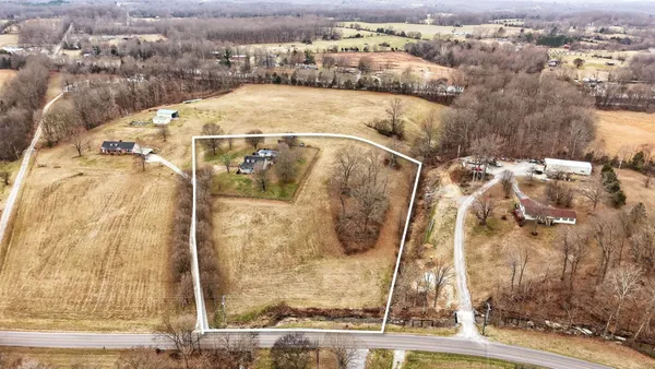 $999,000 | 3146 Old State Highway 11, Greenbrier, TN 37073