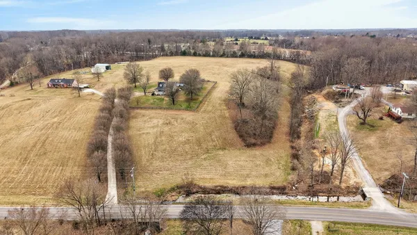 $999,000 | 3146 Old State Highway 11, Greenbrier, TN 37073