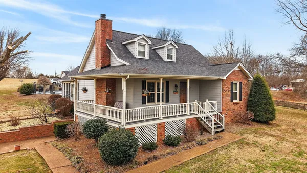 $999,000 | 3146 Old State Highway 11, Greenbrier, TN 37073