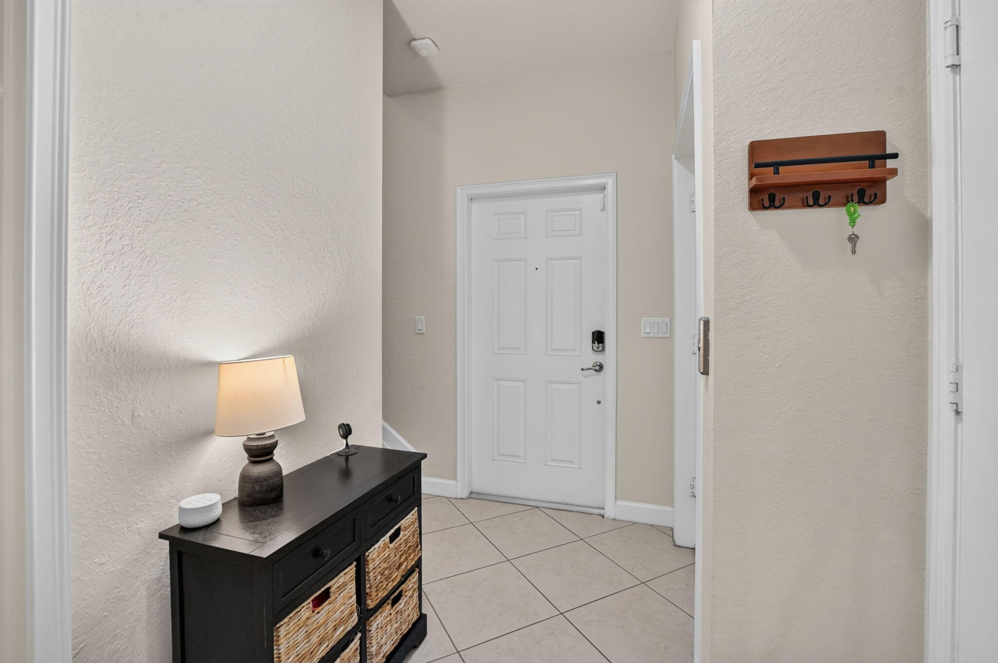 27 Northwest Hawthorne Place Boca Raton, FL 33432 - Photo 10 of 52 10-web-or-mls-DSC_0904