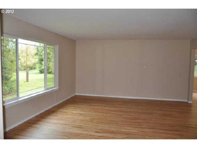 18558 Hazel Grove Road Clatskanie, OR 97016 - Photo 13 of 16 Living Room