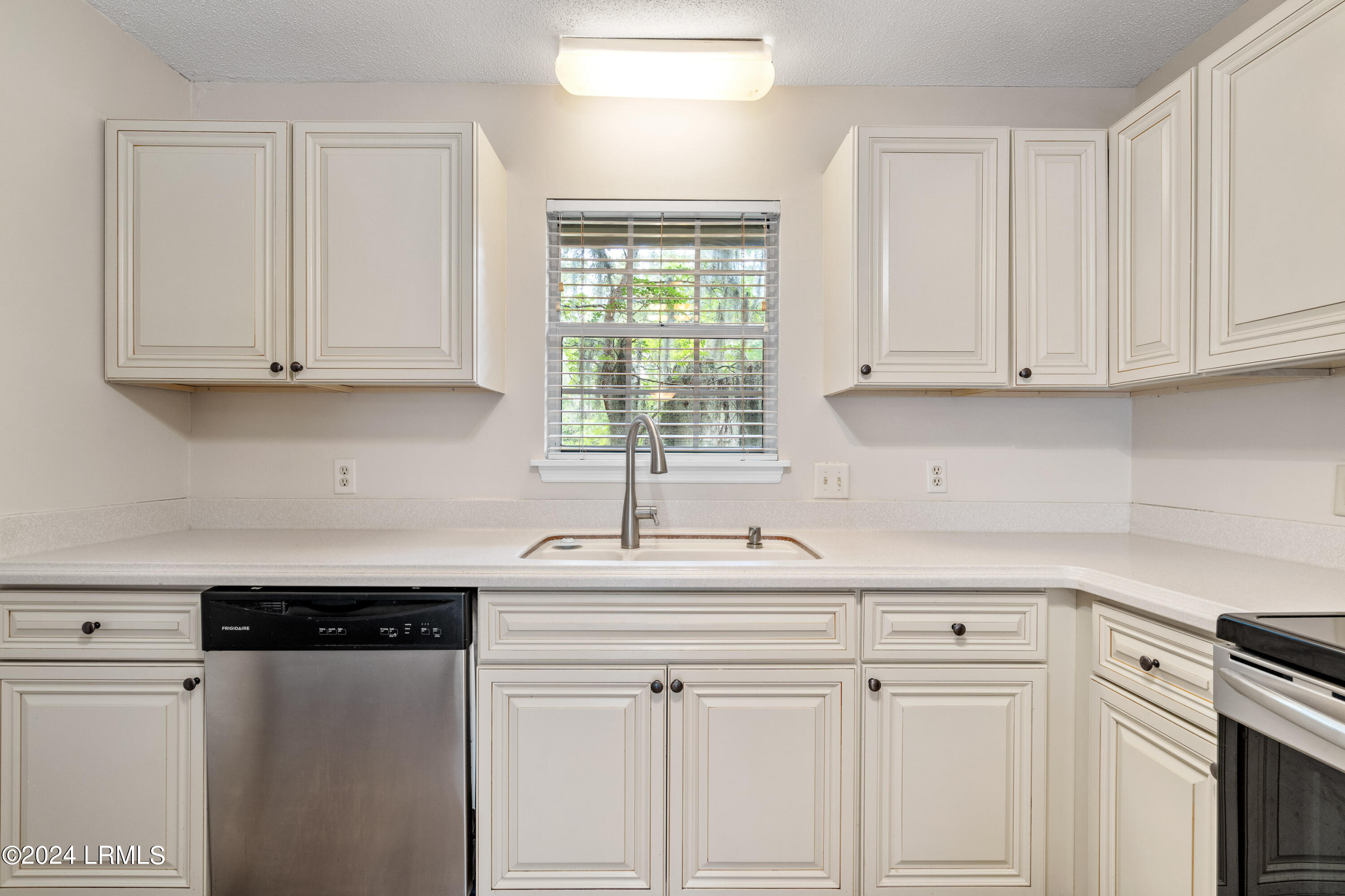 112 Stuart Town Road Beaufort, SC 29902 - Photo 14 of 49 112 Stuart Town-9