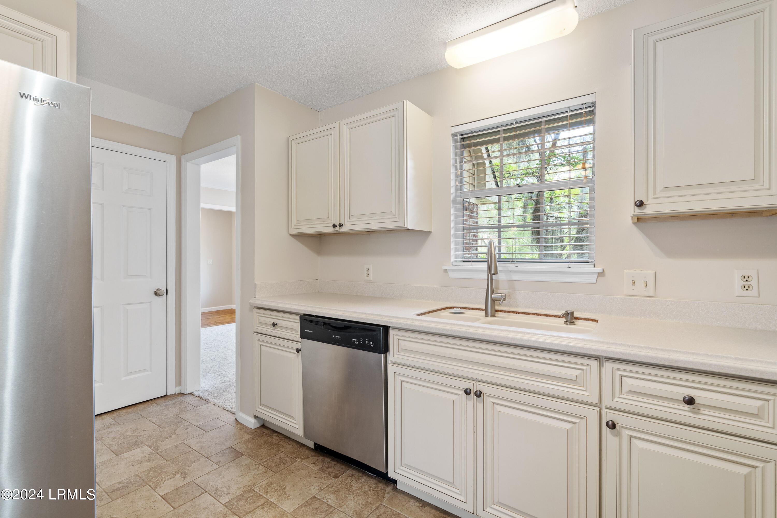 112 Stuart Town Road Beaufort, SC 29902 - Photo 17 of 49 112 Stuart Town-10