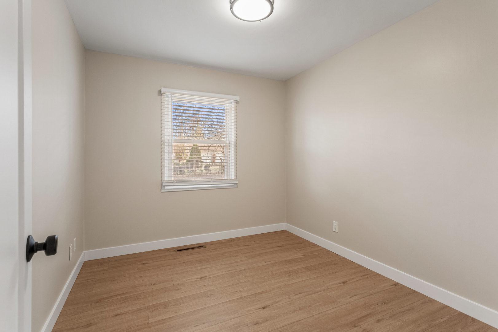 1710 Crescent Drive Champaign, IL 61821 - Photo 17 of 28