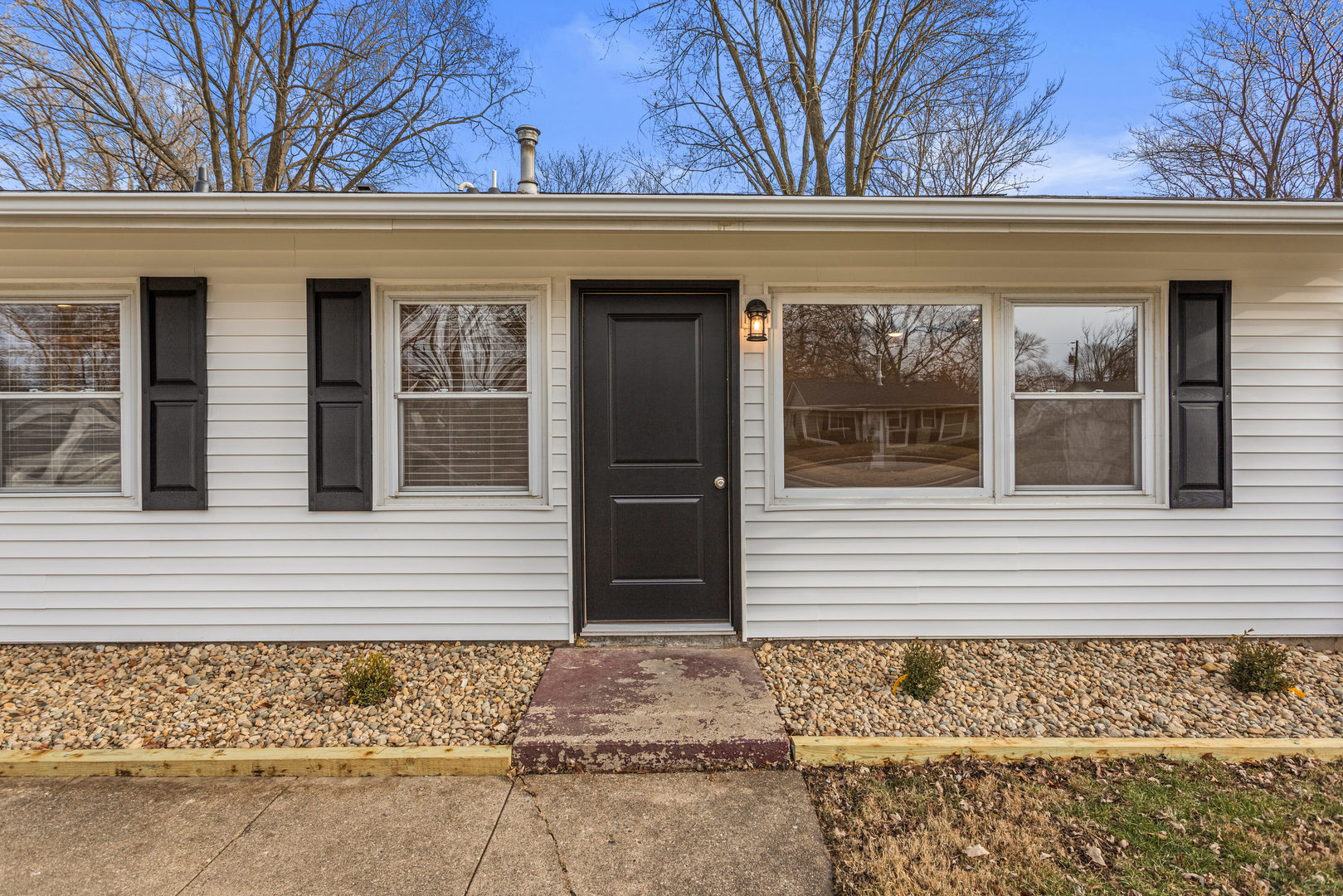 1710 Crescent Drive Champaign, IL 61821 - Photo 3 of 28