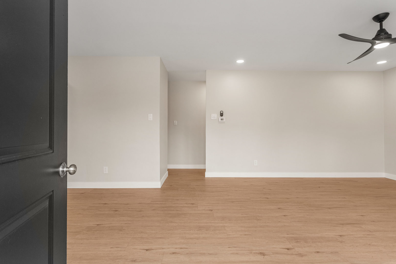 1710 Crescent Drive Champaign, IL 61821 - Photo 5 of 28