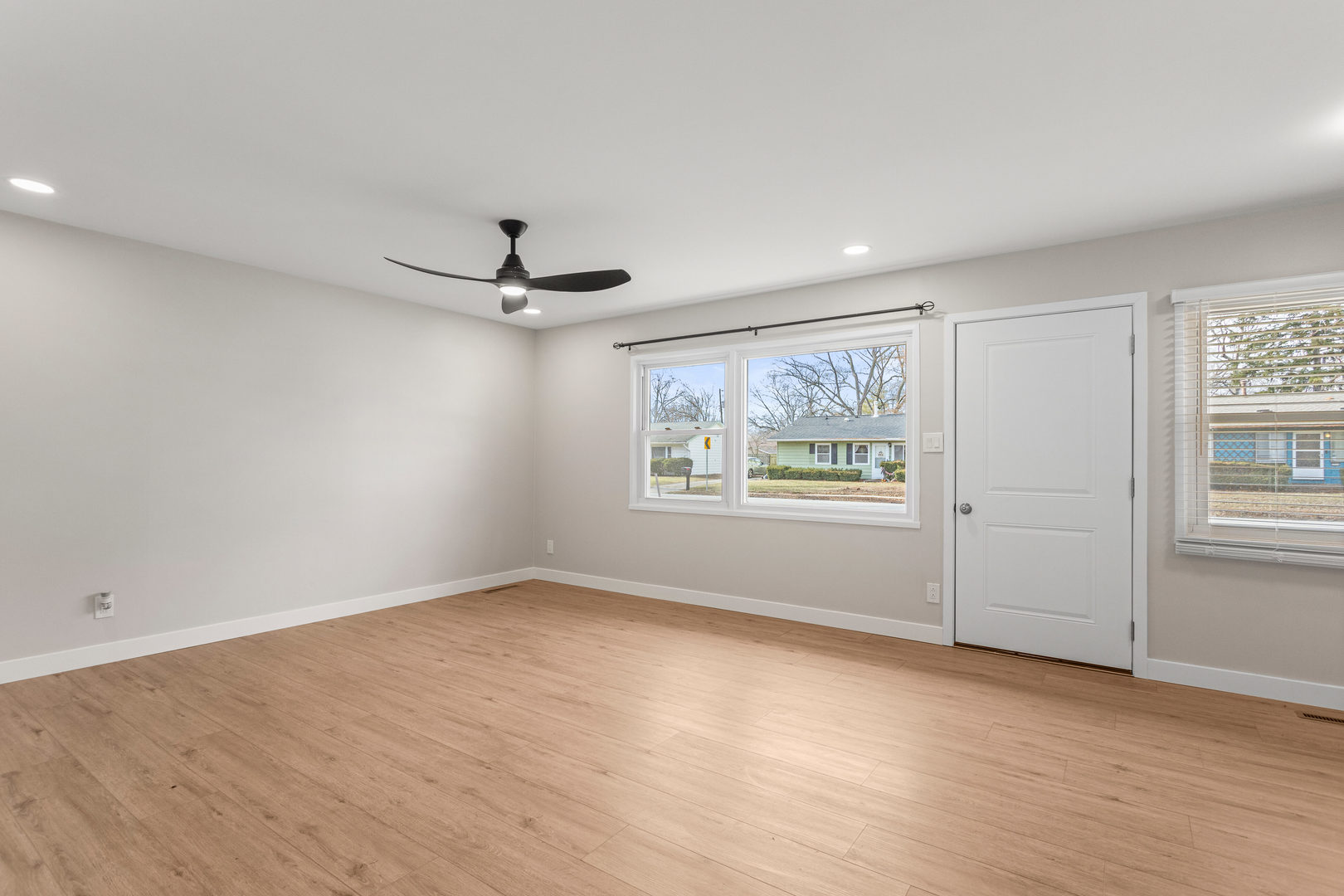 1710 Crescent Drive Champaign, IL 61821 - Photo 7 of 28