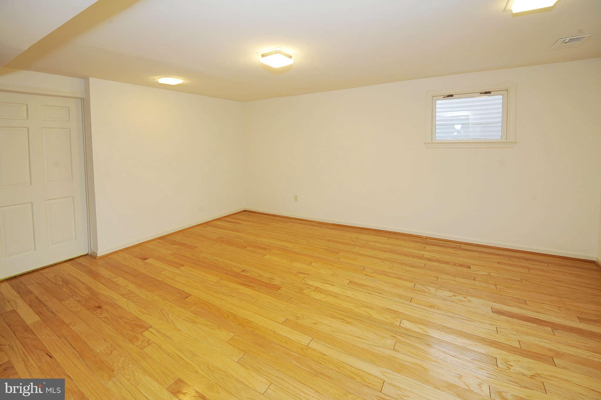 6720 Kenhill Road Bethesda, MD 20817 - Photo 19 of 29 Interior (General)