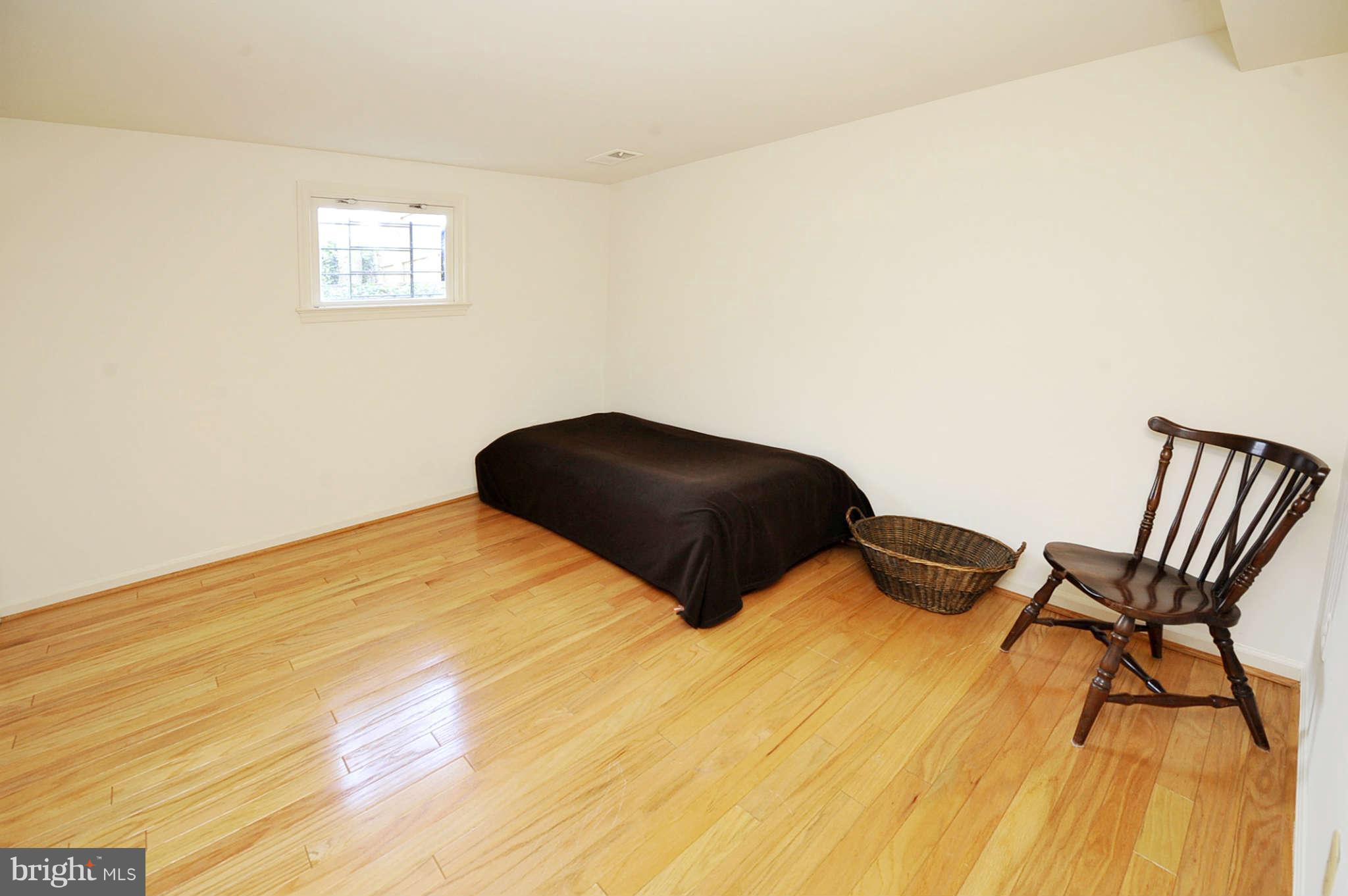 6720 Kenhill Road Bethesda, MD 20817 - Photo 20 of 29 Interior (General)