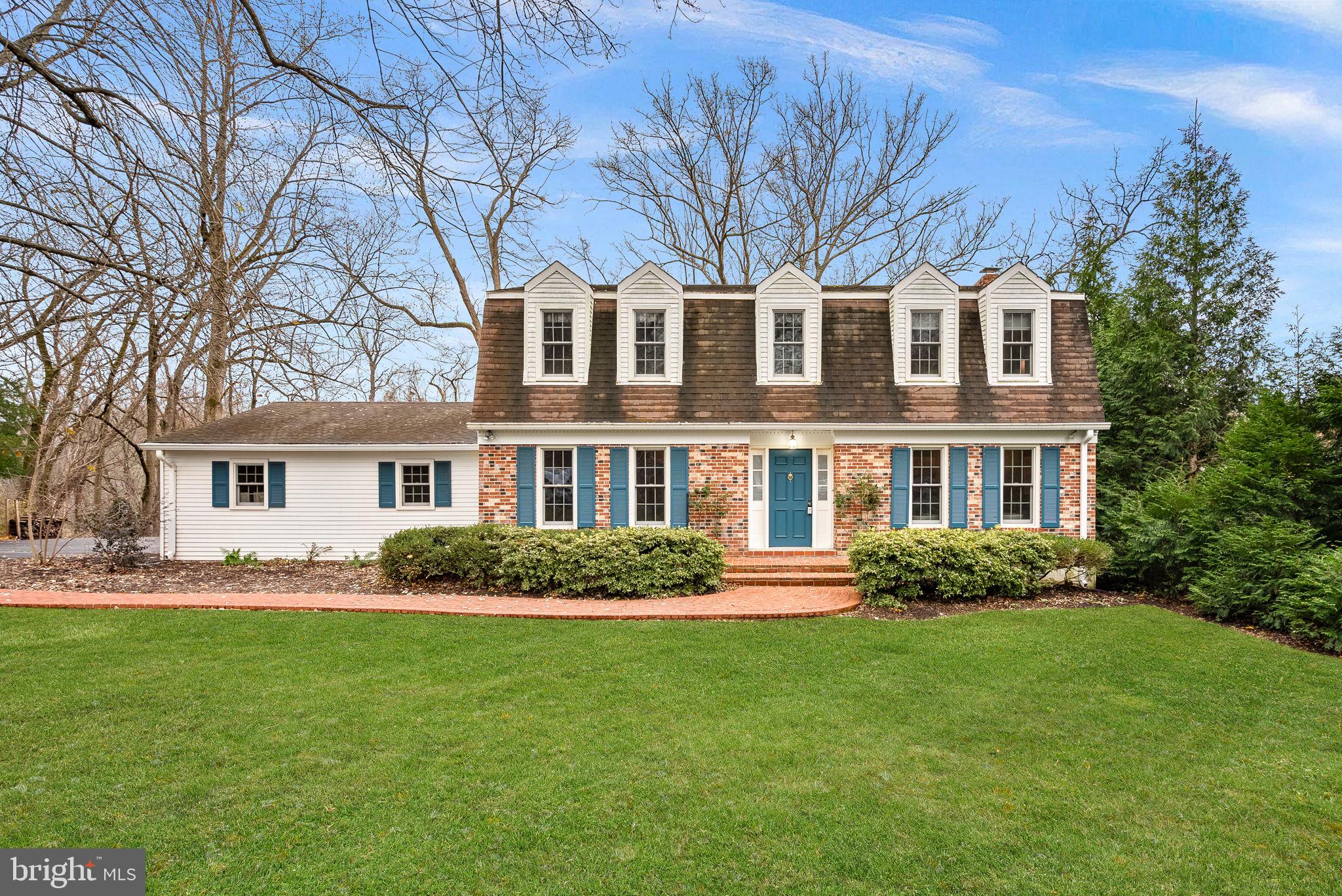 10207 Oxfordshire Road Great Falls, VA 22066 - Photo 1 of 70