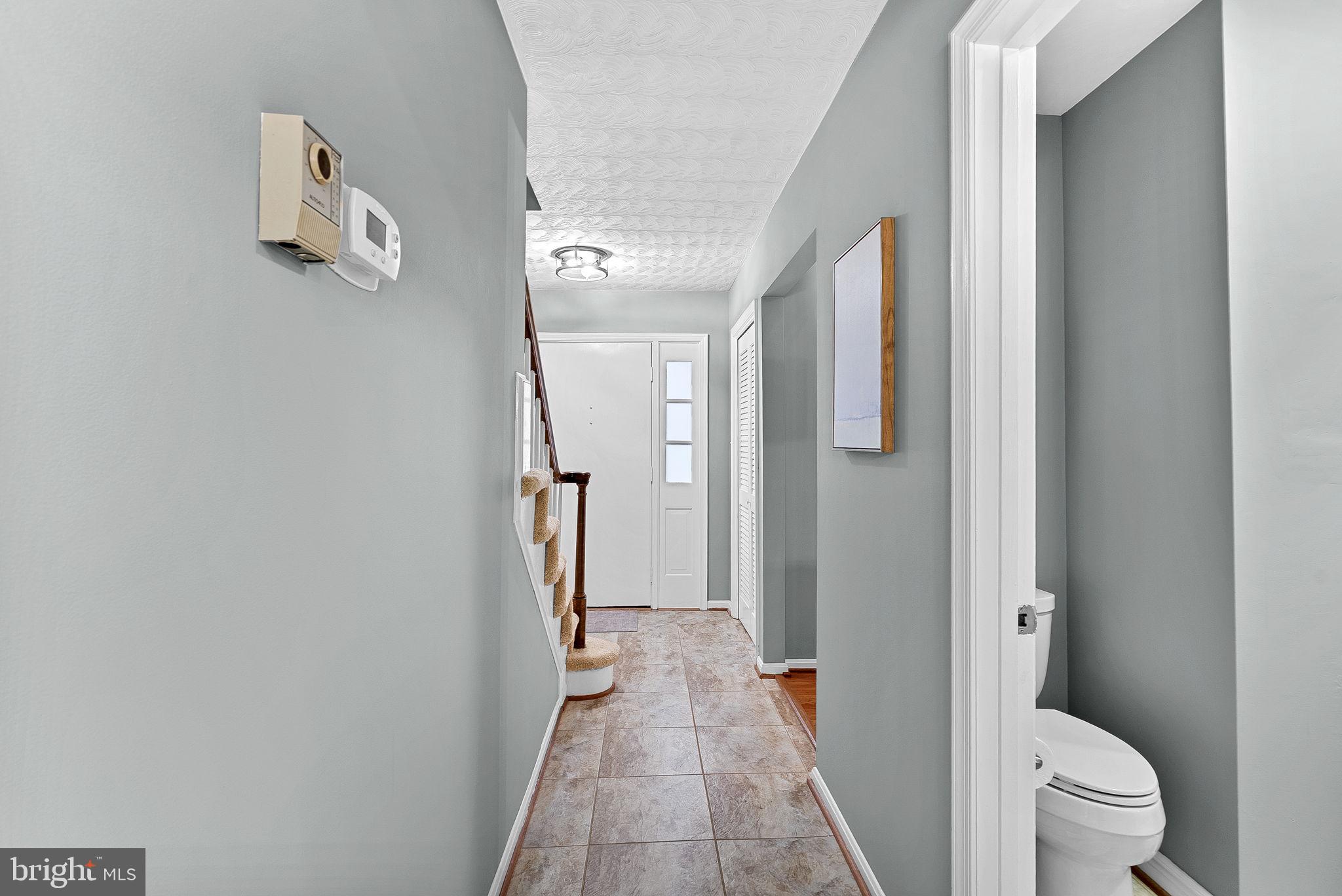 10207 Oxfordshire Road Great Falls, VA 22066 - Photo 13 of 70