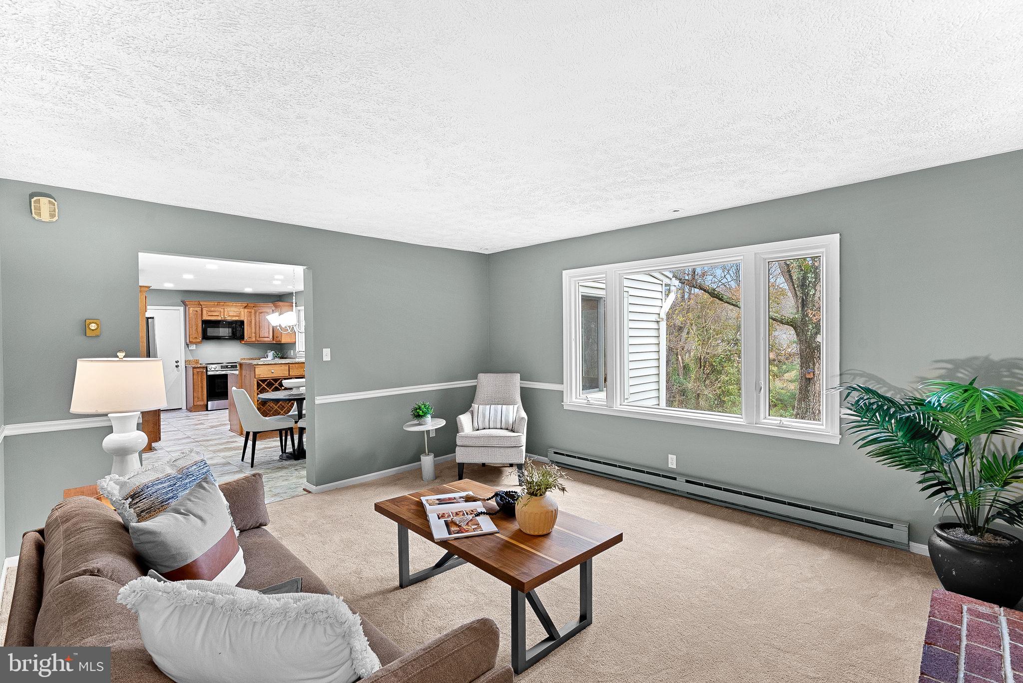 10207 Oxfordshire Road Great Falls, VA 22066 - Photo 30 of 70 Bright family room