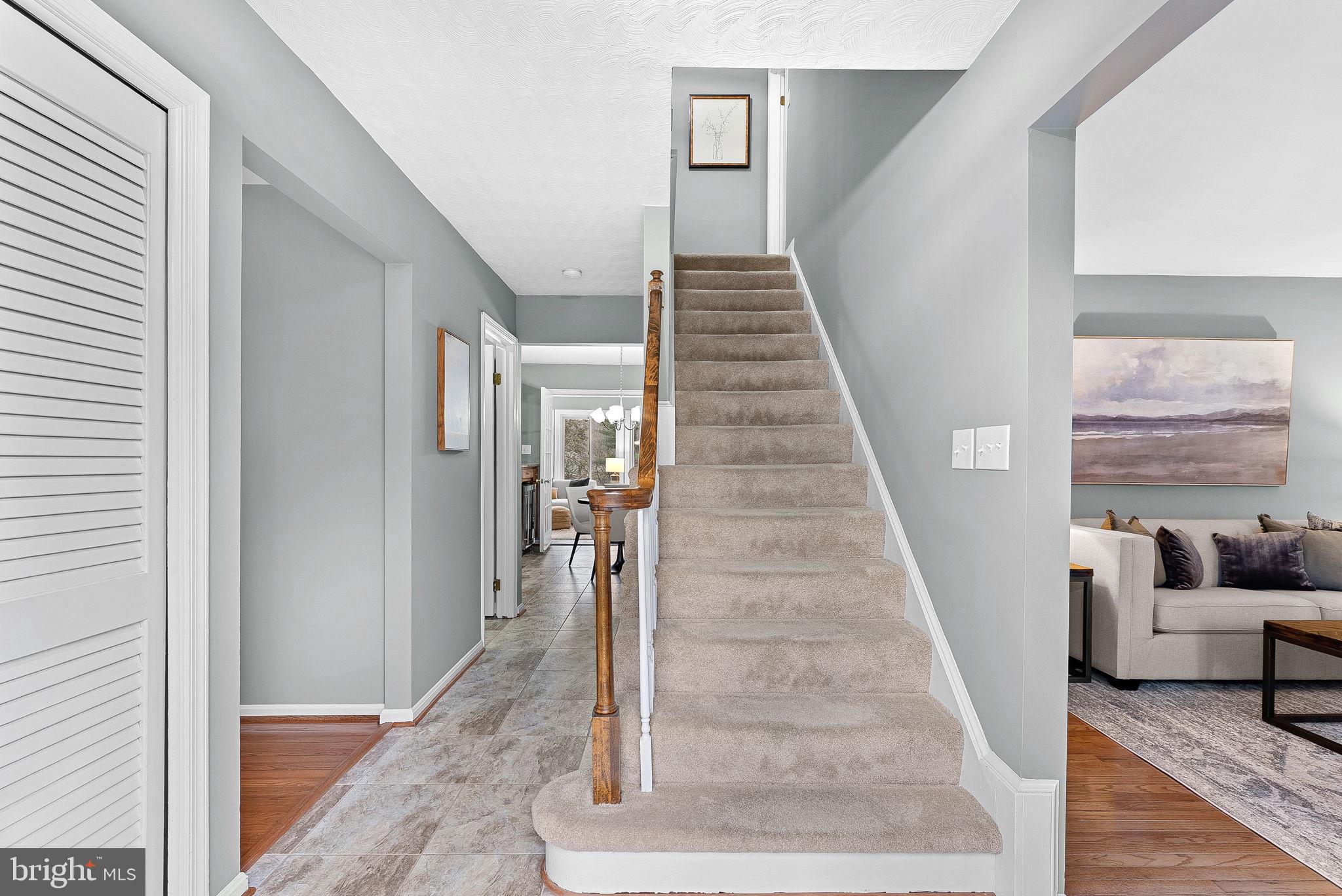 10207 Oxfordshire Road Great Falls, VA 22066 - Photo 3 of 70