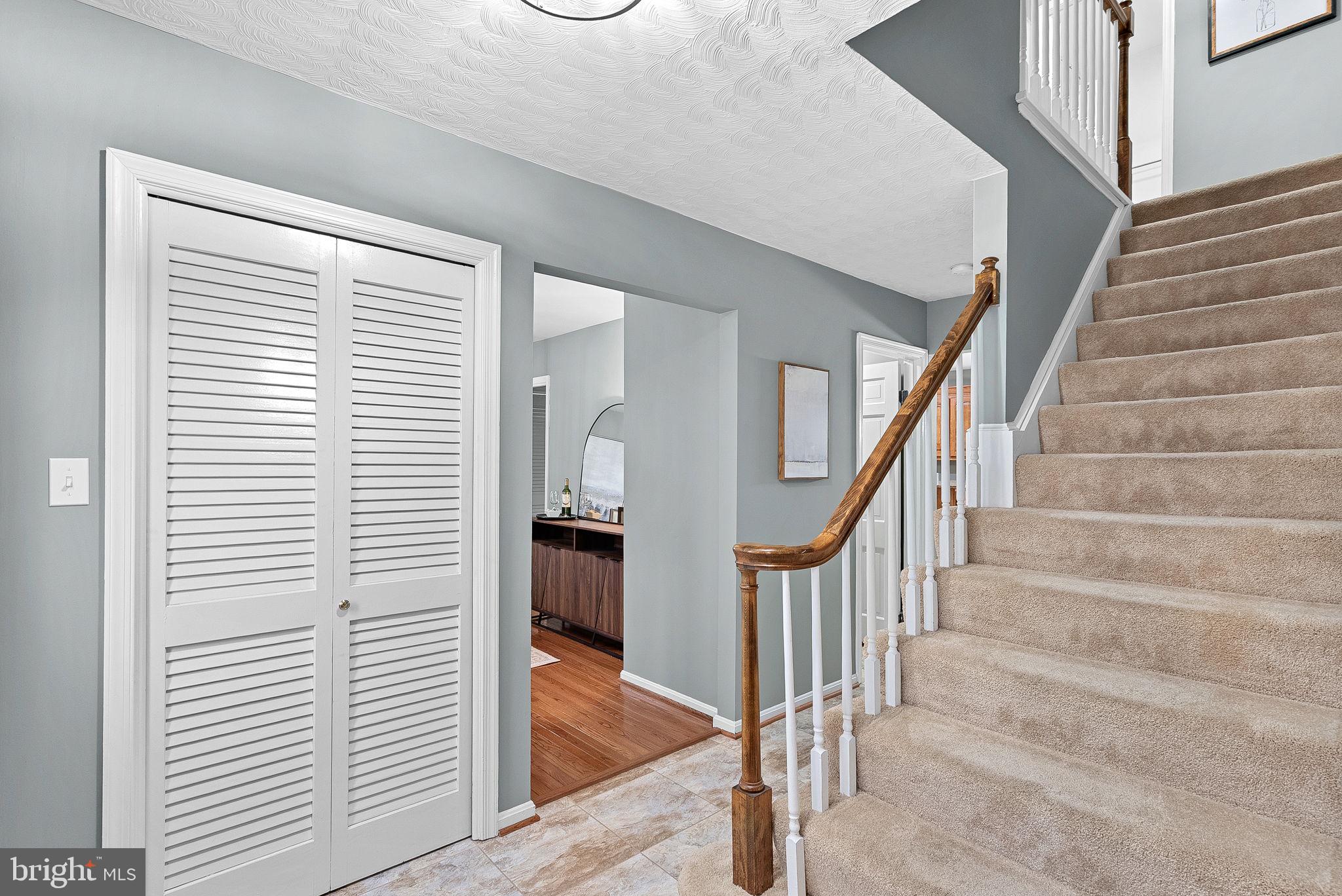 10207 Oxfordshire Road Great Falls, VA 22066 - Photo 8 of 70