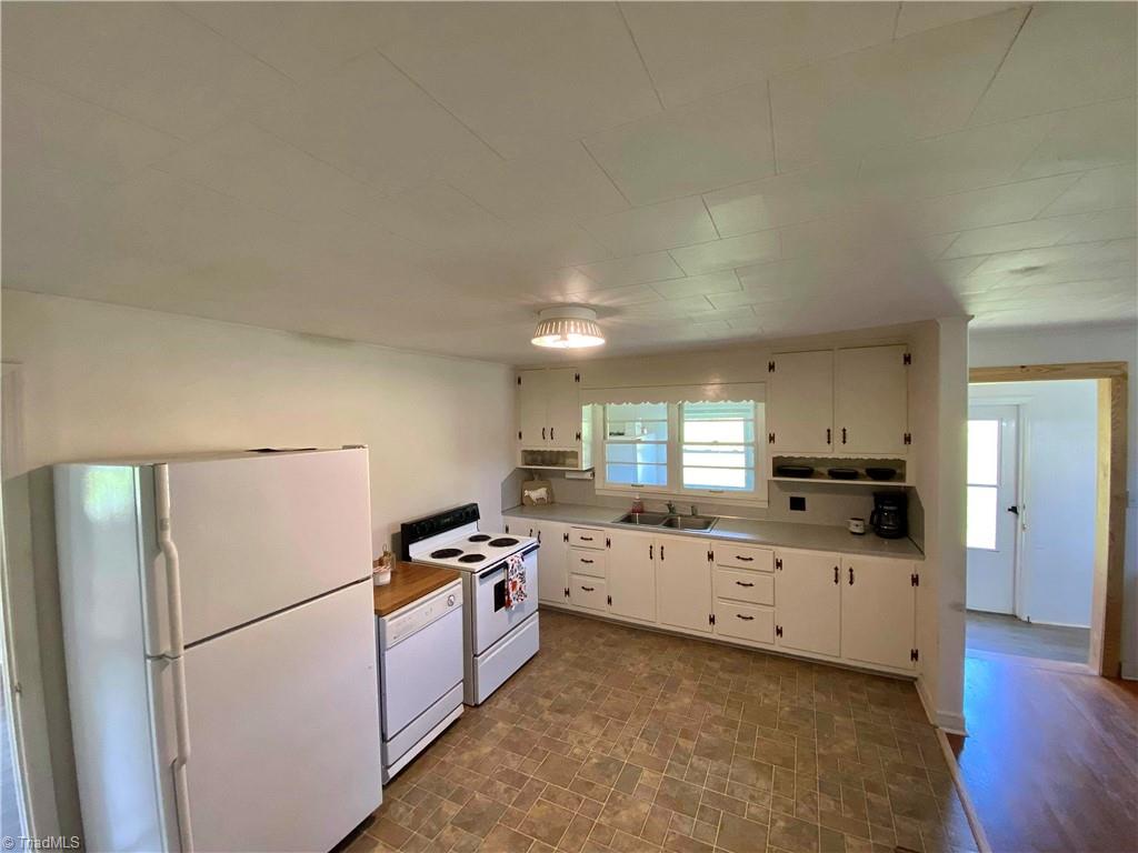 724 Stokesburg Road Walnut Cove, NC 27052 - Photo 9 of 21 Gallery Image 9