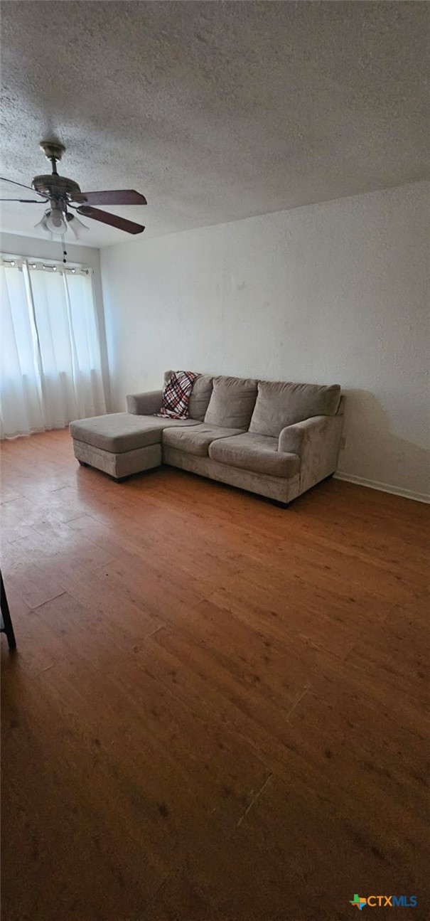 12 Sunset Drive Lampasas, TX 76550 - Photo 7 of 25 a view of room with table and chairs