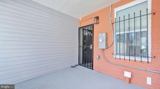 $1,350 | 307 South Smallwood Street, Baltimore, MD 21223