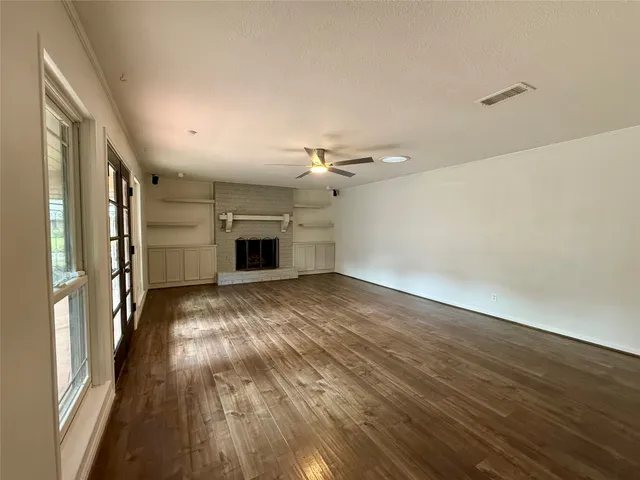 $400,000 | 1426 Antigua Lane, Nassau Bay, TX 77058