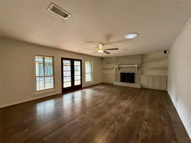 $400,000 | 1426 Antigua Lane, Nassau Bay, TX 77058