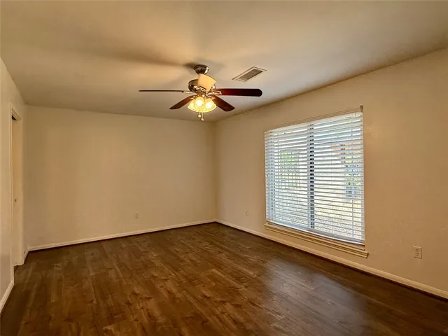 $400,000 | 1426 Antigua Lane, Nassau Bay, TX 77058