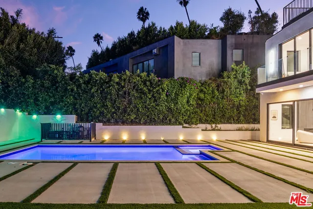 $30,000 | 12700 Montana Avenue, Los Angeles, CA 90049