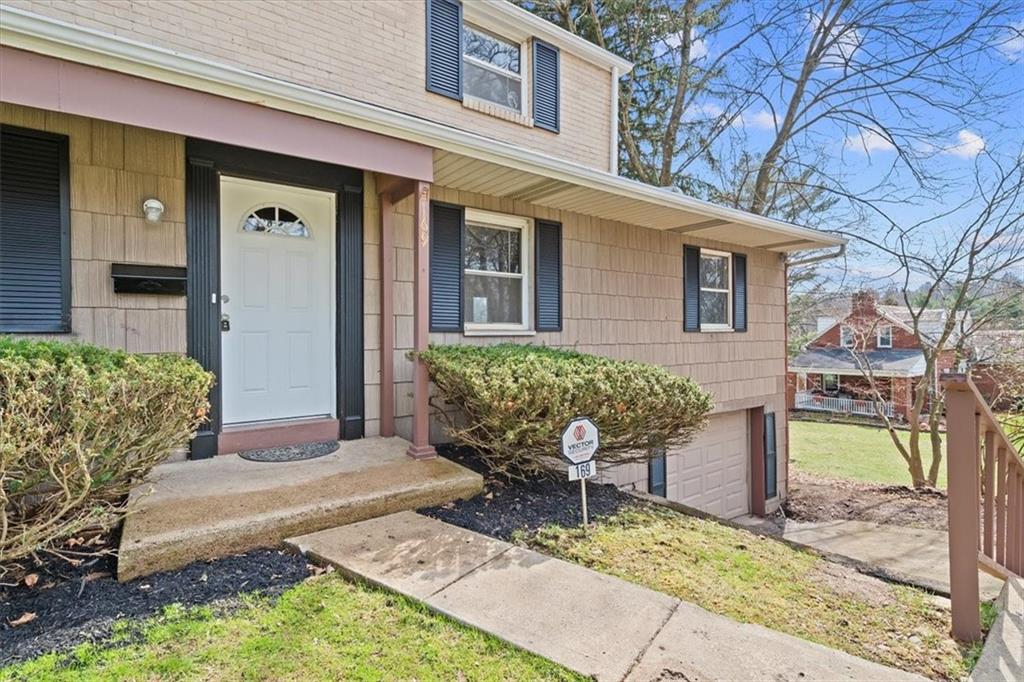 169 Crescent Hills Road Pittsburgh, PA 15235 - Photo 2 of 20 Gallery Image 2