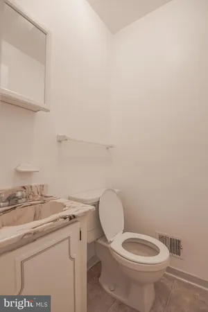 $2,450 | 8385 Woodline Court, Manassas, VA 20110