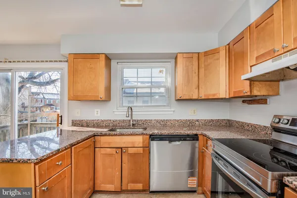 $2,450 | 8385 Woodline Court, Manassas, VA 20110