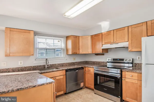 $2,450 | 8385 Woodline Court, Manassas, VA 20110