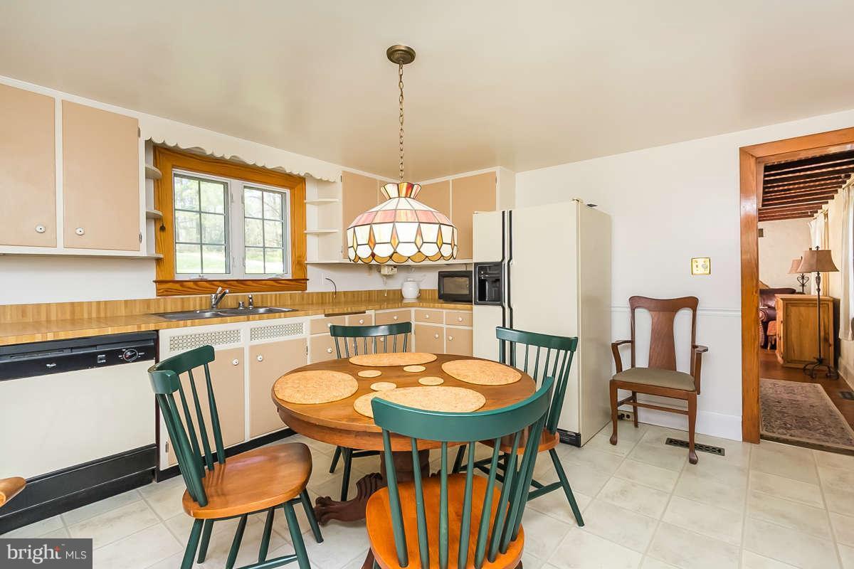 5609 Emory Road Upperco, MD 21155 - Photo 6 of 29 Kitchen