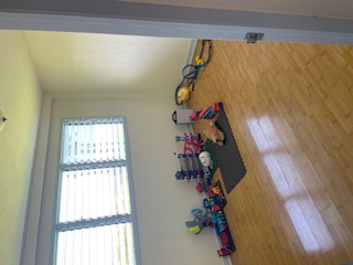 27-641 Ka'ie'ie Road Papaikou, HI 96781 - Photo 21 of 28 a view of a room with toys and toys