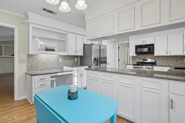 $300,000 | 100 Foxgate Place, Jackson, MS 39211