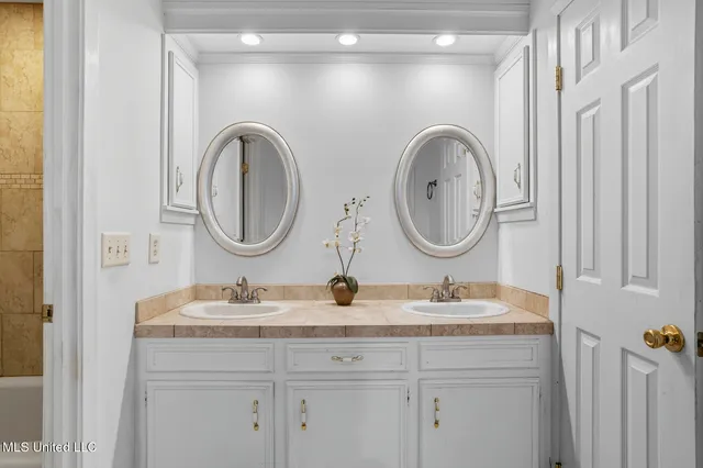 $300,000 | 100 Foxgate Place, Jackson, MS 39211