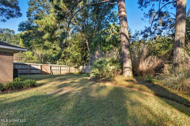 $300,000 | 100 Foxgate Place, Jackson, MS 39211